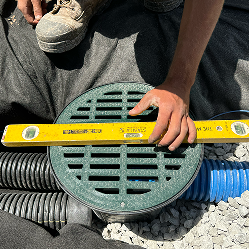 Level catch basin